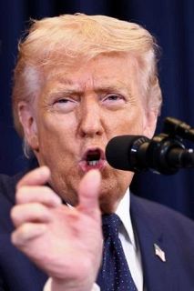 イラン、ホルムズ海峡に機雷か　米ＣＮＮ報道、トランプ氏は警告