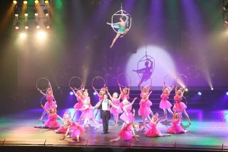 歌って踊って 市民参加型ミュージカル　 ハレノワで「木下サーカス物語」開演　　　