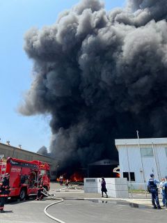 笠岡の工場周辺から出火　けが人確認なし 消防車十数台出動