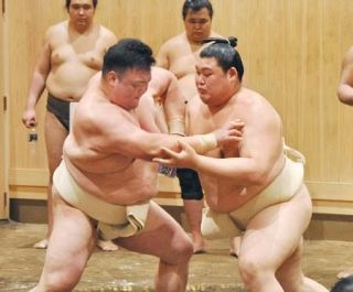 大の里、師匠と異例の１０番稽古　８勝２敗「身が引き締まった」