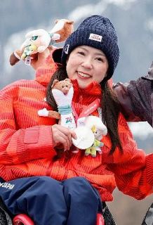 村岡、大回転で「銀」　アルペンスキー女子、本堂１０位