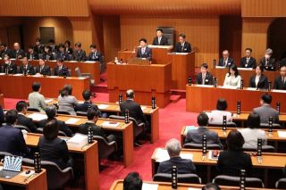 岡山県議会が閉会　当初予算案など１３２議案を可決