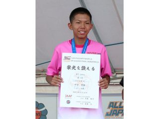 男子１５００中村（さくら走練）優勝 女子４００継の京山４位、男子走り高跳び徳永（京山）６位 全中陸上
