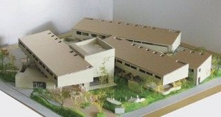 銘建工業整備の社宅で見学会　自社製ＣＬＴの構造紹介