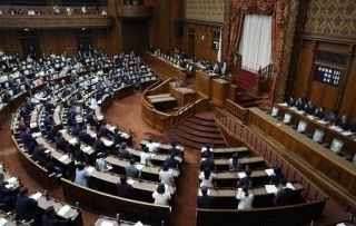 改正皇室典範を公布、政府　女性身分保持と男系養子が柱