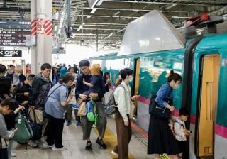 古里や旅先から帰路に　ＧＷ最終日、交通機関混雑