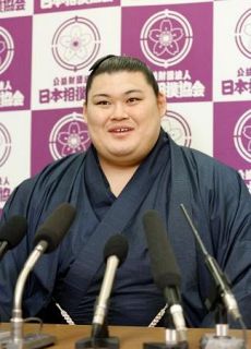 初の綱とり「自分のペースで」　大関大の里、優勝から一夜明け