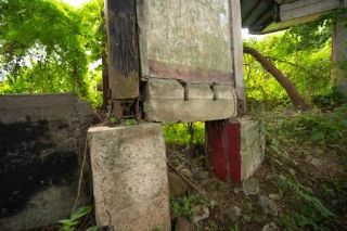 「父や兄弟４人を目前で殺され、村の女性がレイプされた」８歳だったフィリピン人女性は…　旧日本軍の集団性暴力があった「赤い家」が朽ち果てる寸前に