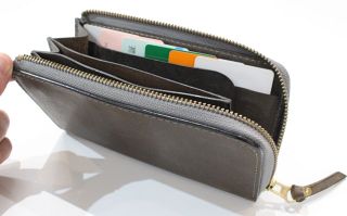 カード入れ多い財布人気　総社のポンテが販売