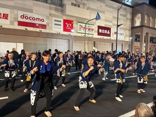 玉野まつり かっからか華やかに　 踊り連２２団体６６０人参加　