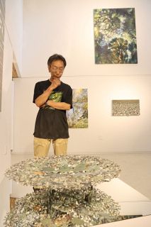 水面や木漏れ日、自然の美を表現　真庭市蒜山で美術家山本修司さん個展