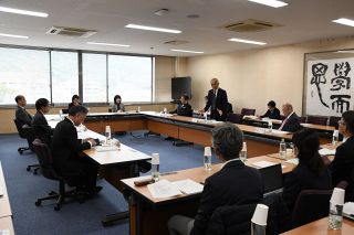 若者と女性の流出対策必要　おかやま円卓会議、人口減を議論