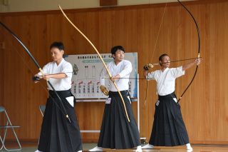 弓道成年男子遠的の岡山は３位表彰台　重量挙げ少年男子・菊池（笠岡工高）ジャーク３位　サッカー少年男子の岡山は２３年ぶり４強　青森国スポ