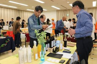 「おかやま果実」の認定審査会開催　２０事業者が２６点出品