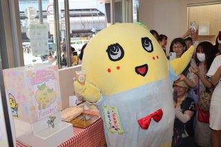 忘れられぬおいしさ！　おかやま白桃フェア、梨の妖精も絶賛