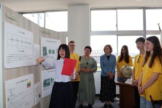 リトアニアの中高生と平和を学ぶ　福山・一ツ橋中 ホロコースト館縁に