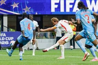 イングランド２―１コンゴ　ケーン２点で逆転勝ち