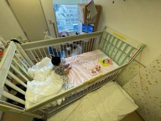 子どもに２４時間付きっきりで食べられない、眠れない、過酷な病児の「付き添い入院」　保護者は「心身ともに限界」、国は支援に乗り出したが…