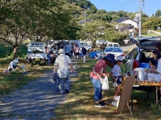 新鮮野菜やパン 津山・宮川朝市３０年周年　市民の憩いの場 次回開催は１１日