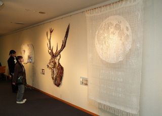 表現力光るテキスタイルなど３０点　県立大生が岡山市で作品展