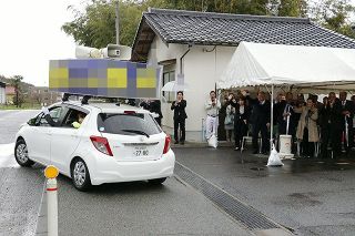 １３候補 町内巡り支持訴え　勝央町議選告示 ８年ぶり選挙戦