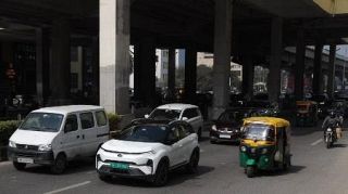 インドで拡大するＥＶ市場、海外メーカー参入で変化も