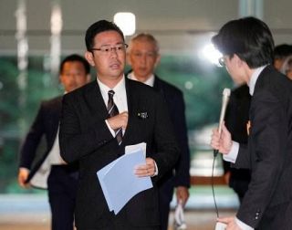 首相、再発防止へ日米協議　沖縄知事、米兵事件「許せず」