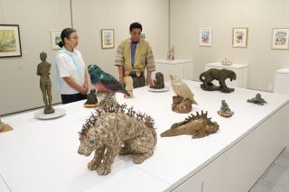備前焼木村さん、画家守本さん二人展　備前市美術館で２１日まで