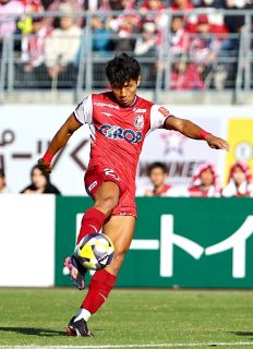 クラブと共に成長、生え抜きＭＦ木村 ファジアーノのスタイル体現