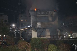 民家から出火 １人けがか　岡山・早島町