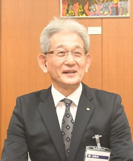 【ズームアップ】高梁市教育長になった福本和宏さん　地域と一緒に子育てを