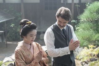 中沢元紀が「輝くお兄さん」に 爽やかな笑顔＆“ドヤ顔”で白衣姿など