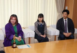 映画「カオルの葬式」ぜひ見て　岡山ロケ、湯浅監督ら知事にＰＲ