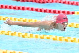 佐藤（学芸館）が初Ｖ 男子２００バタ　中国高校競泳