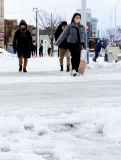 日本海側中心に広範囲で大雪続く　数日は強い冬型、警戒を