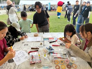 親子連れらワークショップでエコ学ぶ　直島で環境フェスタ　