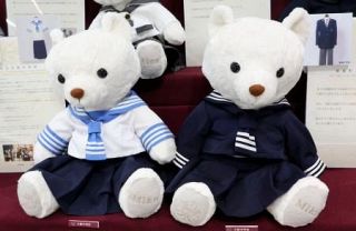 福島の被災地、学校の思い出「ぬい服」に　元生徒ら提供の制服リメーク、巡回展示