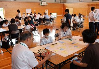 避難所運営を児童ら考える　矢掛・中川小でワークショップ