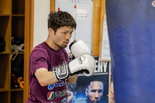 スーパーフライ級転向、標的は２階級制覇 ユーリ阿久井が６日に比選手と対戦