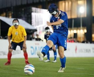 ブラインドサッカー公認大会開催　ＪＲ大阪駅前、女子は初実施