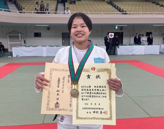 白金（創志学園）が初Ｖ 柔道女子５２キロ級 春の全国高校大会