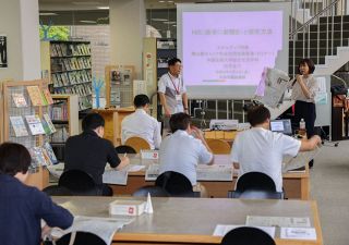 情報収集のポイントは　中国学園大・中国短大　介護・福祉職員　新聞活用し学ぶ