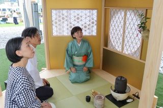 真庭「森の茶室」で一服を　市が巡回企画、１１月上旬まで計１１回　「森芸」へ魅力アピール