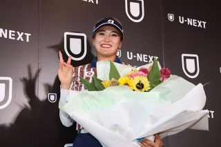 全英女子ゴルフＶ 桑木が笑顔の帰国　地元岡山の盛り上がりに喜び
