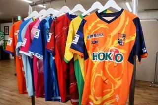 【＃ジェンダー　ともに】「男女同じ」から脱却　女子サッカー、ユニ変化　透けや月経対策進む