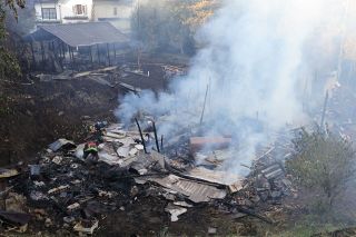 真庭で民家と納屋全焼【動画あり】
