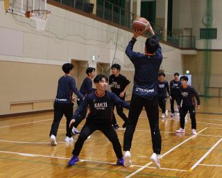 挑む岡山勢 男子の関西 女子の翠松、就実 全国高校バスケ23日開幕　