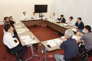 出前講座で切符の買い方を説明　新見市鉄道利用促進協が事業計画