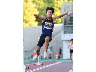 守安（玉島）が初優勝　岡山県高校陸上選手権男子三段跳び