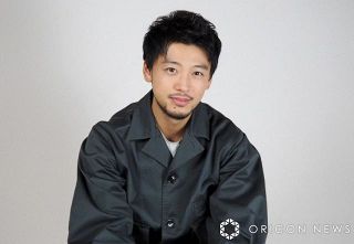 竹内涼真、実妹との“じゃれ合い”ショットに「LOVE LOVEですね」「兄妹本当に仲良し」反響続々